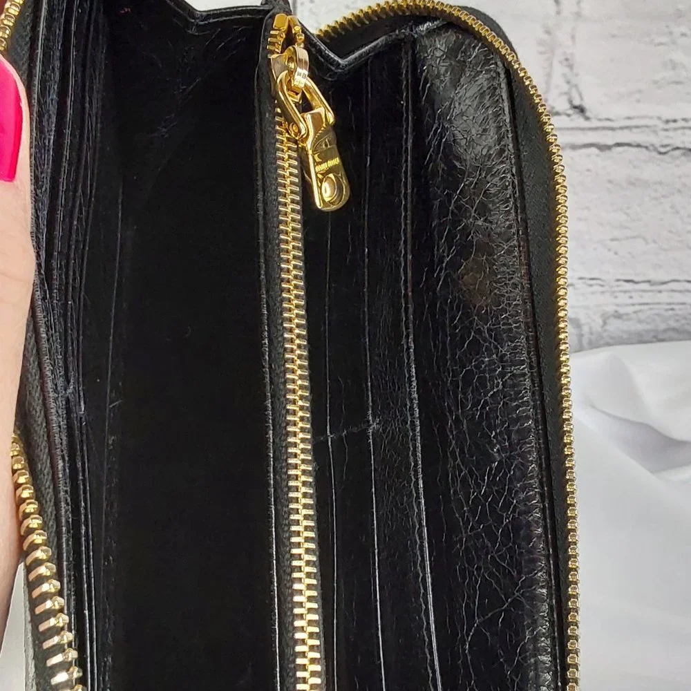 'MIU MIU' BOW-FRONT LEATHER WALLET FULL-ZIP  DISTRESSED ONYX - Picture 7 of 15